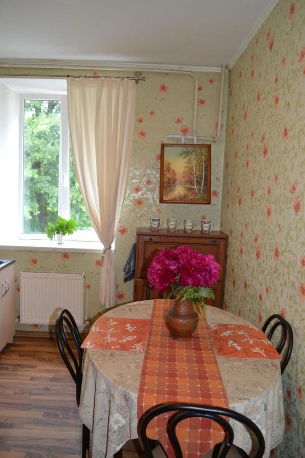 Квартира Двохкімнатна Фонтан Apartman Kamjanyi Potoki Kültér fotó
