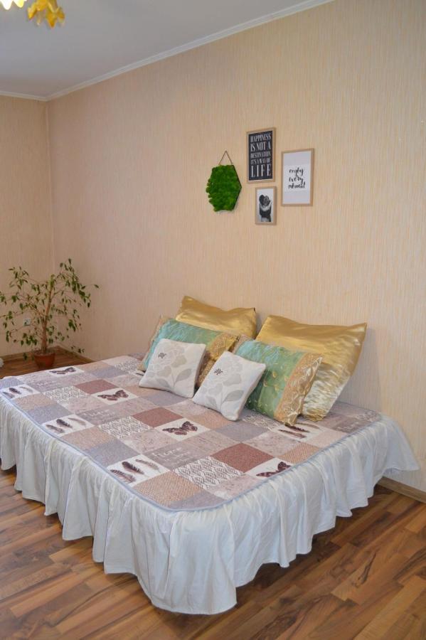 Квартира Двохкімнатна Фонтан Apartman Kamjanyi Potoki Kültér fotó