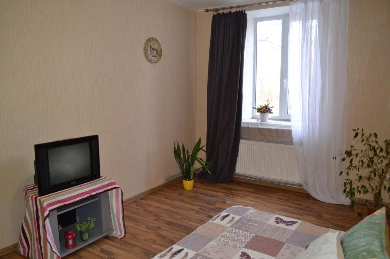 Квартира Двохкімнатна Фонтан Apartman Kamjanyi Potoki Kültér fotó